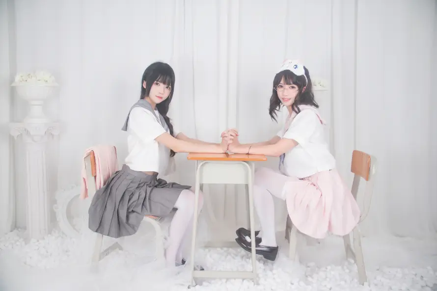 6k双人壁纸-小皮鞋壁纸和发饰-jk少女免费下载「哲风壁纸」