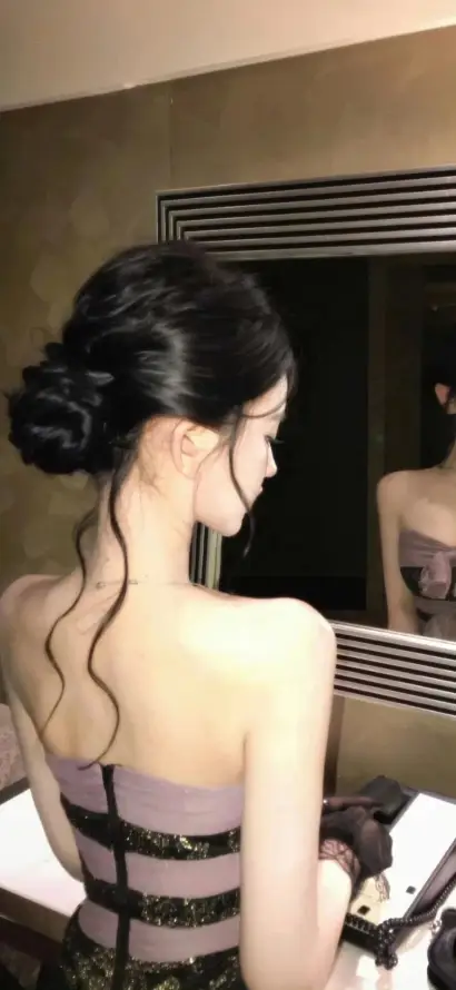 4k女神壁纸 - 室内 - 对镜 - 盘发「哲风壁纸」