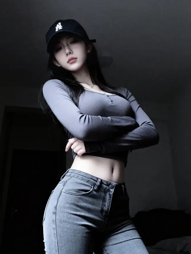 4k壁纸壁纸 - 手机 - 暗调 - 美女「哲风壁纸」