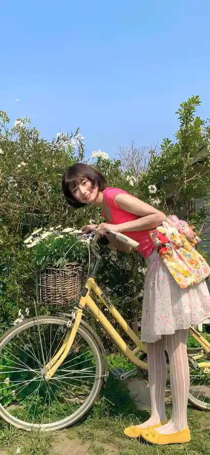 4k休闲壁纸 - 户外 - 晴天 - 短发「哲风壁纸」