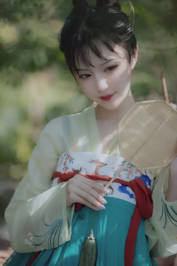 4k发髻壁纸 - 古风 - 团扇 - 国风「哲风壁纸」