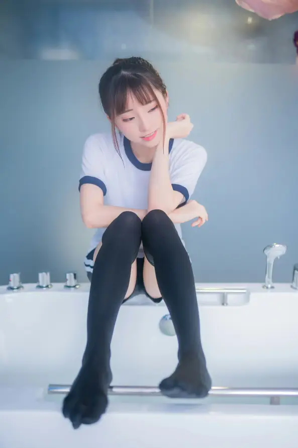 4k少女壁纸 - 居家 - 日系 - 浴缸「哲风壁纸」