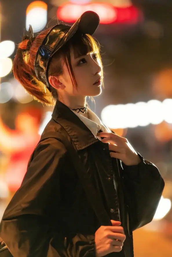4k夜晚壁纸 - 帽子 - 暖光 - 街拍「哲风壁纸」