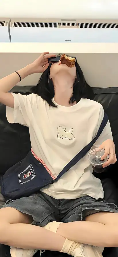 4k坐姿壁纸 - 慵懒 - 短发 - 美女「哲风壁纸」