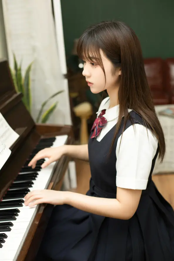 4kjk壁纸 - 制服 - 室内 - 少女「哲风壁纸」