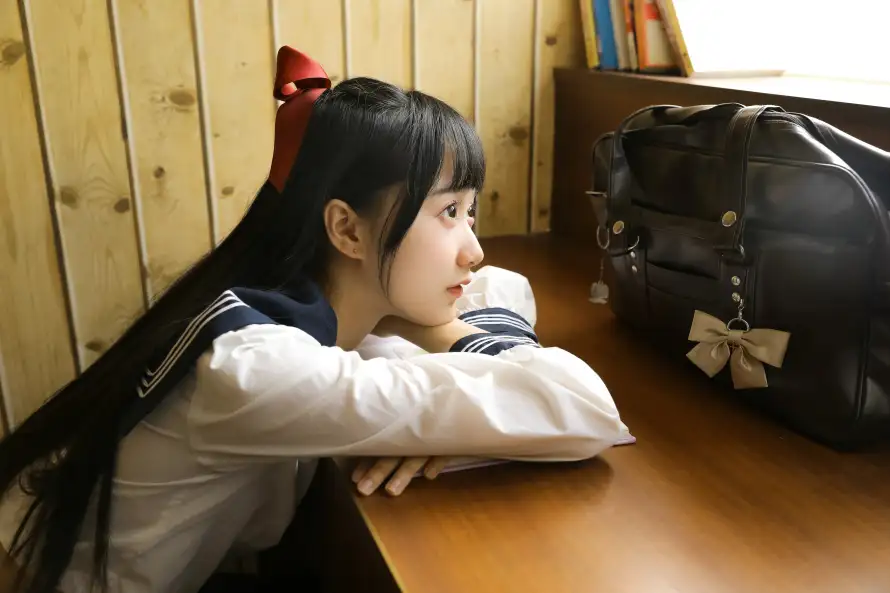 4kjk壁纸 - 书包 - 室内 - 少女「哲风壁纸」
