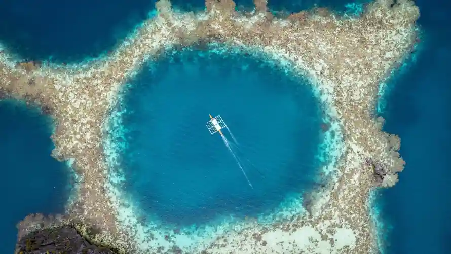 4k海岛壁纸 - 海景 - 海洋 - 游船「哲风壁纸」