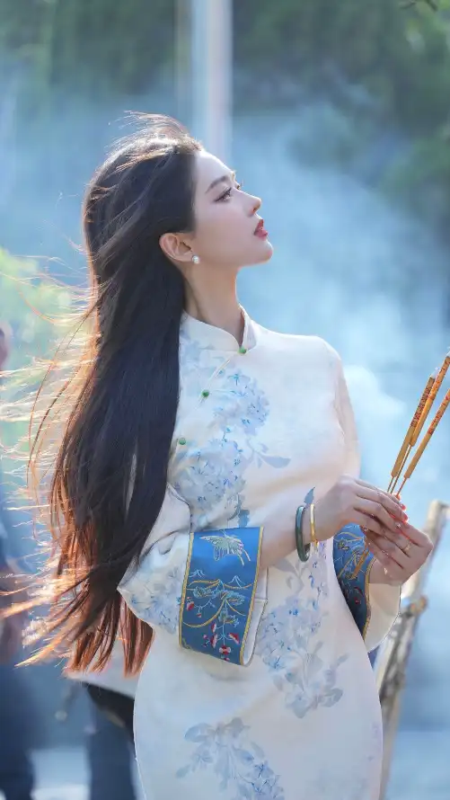 4k上香壁纸 - 侧脸 - 国风 - 户外「哲风壁纸」