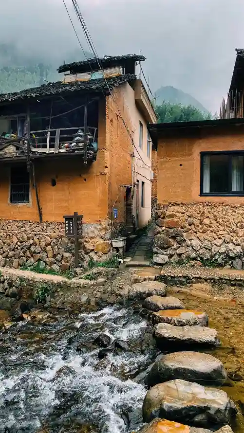 4k溪流壁纸 - 乡村 - 远山 - 山野「哲风壁纸」