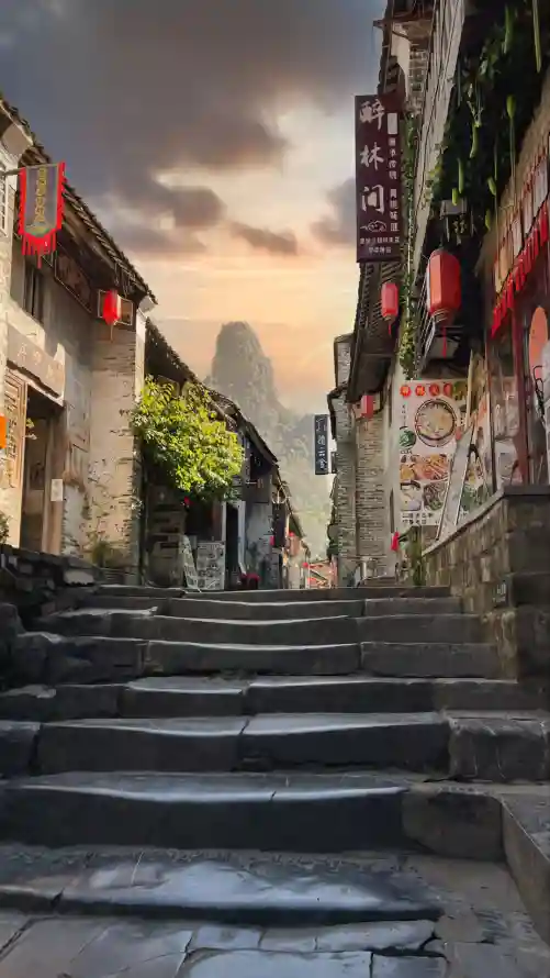 4k黄昏壁纸 - 晚霞 - 远山 - 石阶「哲风壁纸」