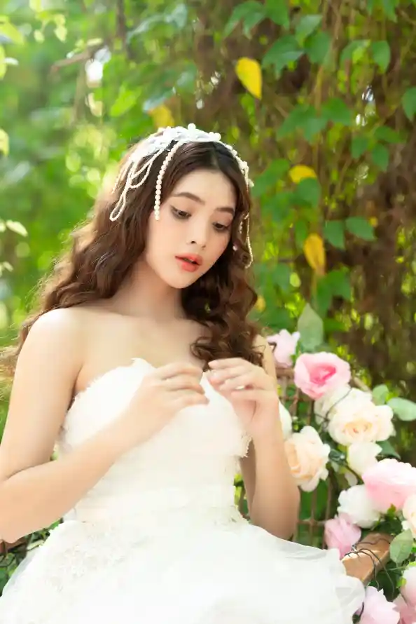 4k写真壁纸 - 卷发 - 婚纱 - 户外「哲风壁纸」