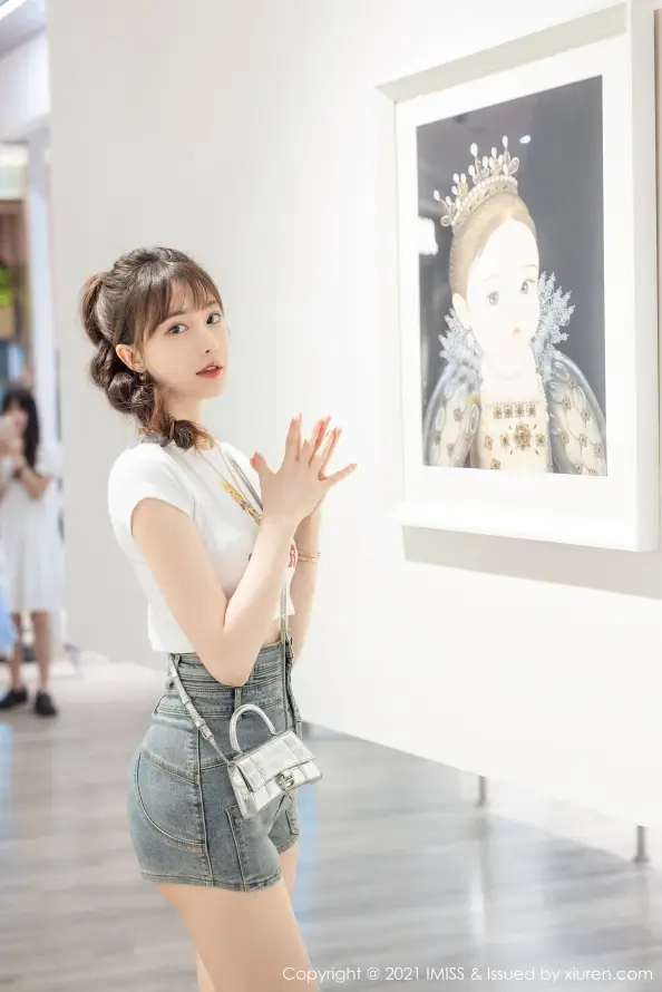 4k人像壁纸 - 室内 - 画展 - 看展「哲风壁纸」