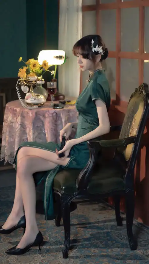 4k旗袍壁纸 - 台灯 - 发髻 - 美女「哲风壁纸」