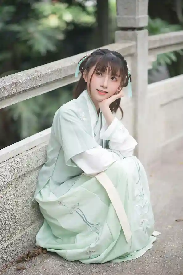 4k写真壁纸 - 古风 - 户外 - 托腮「哲风壁纸」