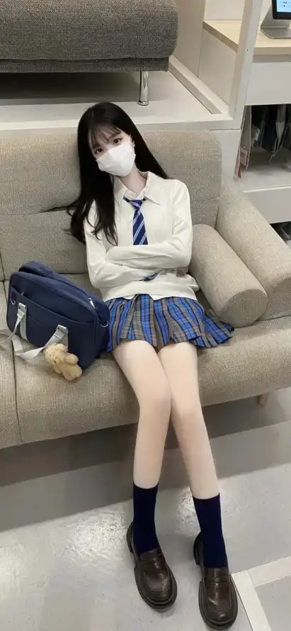 4k黑发壁纸 - 口罩 - 少女 - 居家「哲风壁纸」