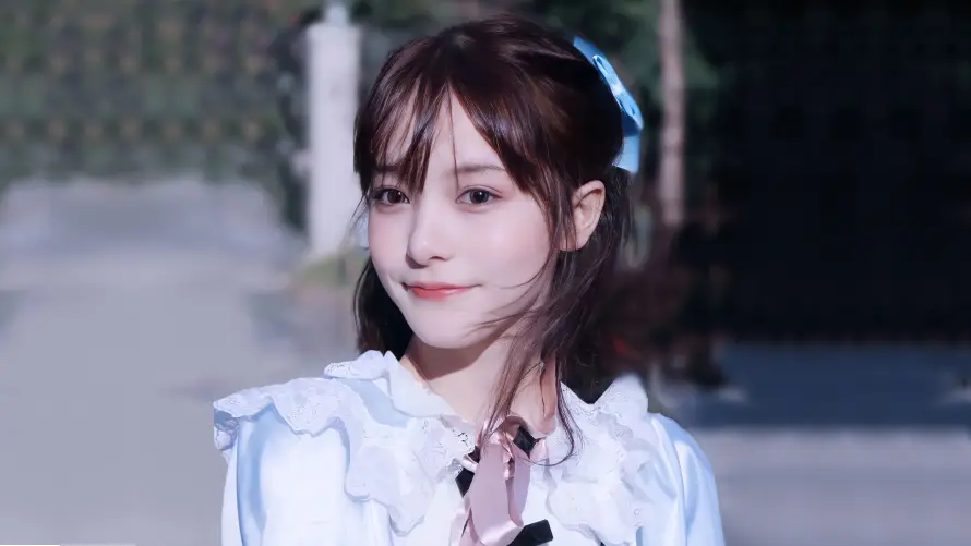 4k养眼壁纸-清纯少女与户外-白色衬衫免费下载「哲风壁纸」