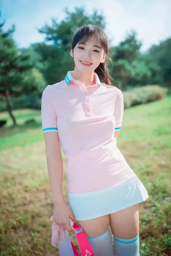4k户外壁纸 - 美女 - 草地 - 日本「哲风壁纸」