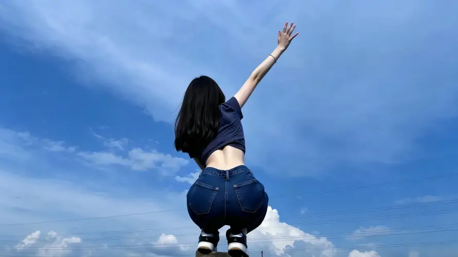 4k图片壁纸 - 好看 - 少女 - 户外「哲风壁纸」