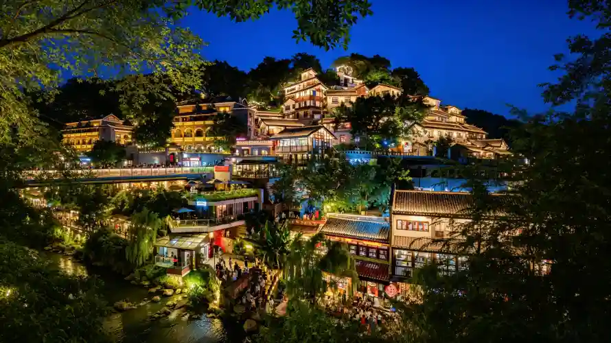 3k古寨壁纸-吊脚楼和夜景-民族建筑热门的壁纸「哲风壁纸」