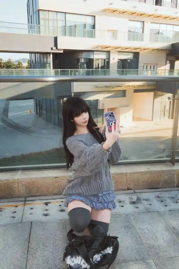 4k户外壁纸 - 美女 - 自拍 - 街头「哲风壁纸」