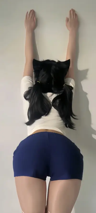 4k墙面壁纸 - 居家 - 抬手 - 美女「哲风壁纸」