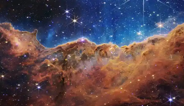 4k星云壁纸-红外线的与星星-船底座星云「哲风壁纸」