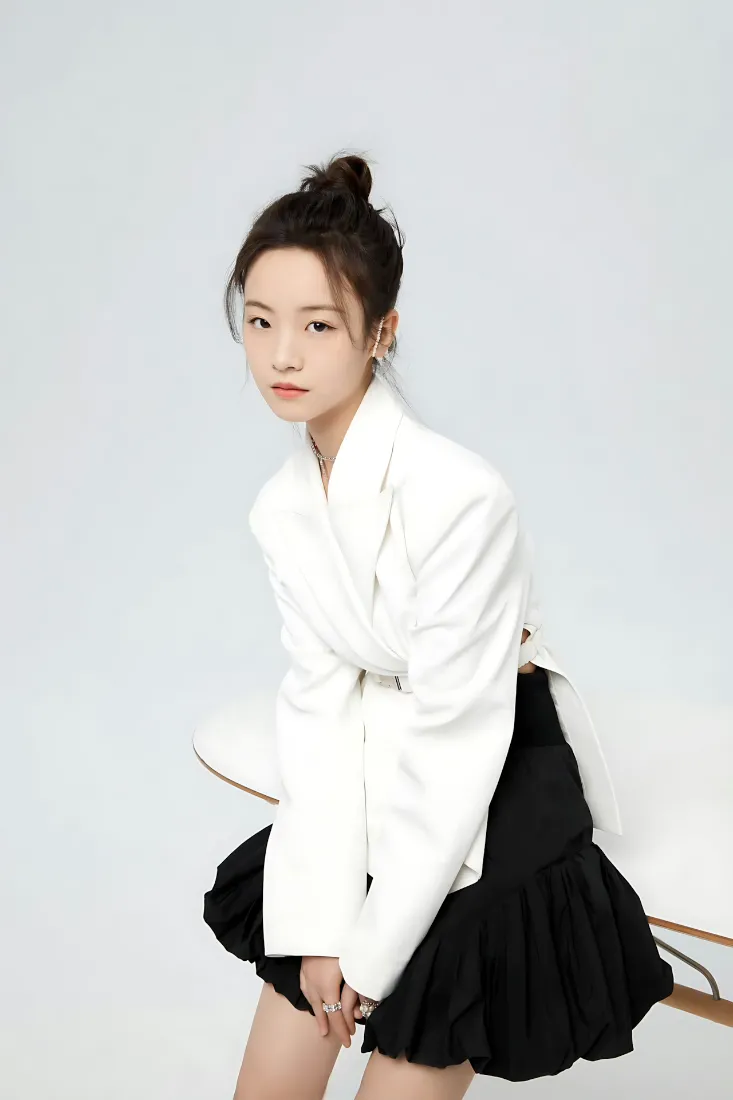 《美女》手机壁纸-李庚希壁纸-免费下载「哲风壁纸」
