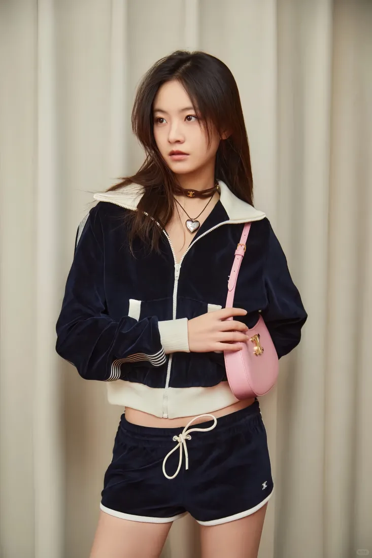 《美女》手机壁纸-李庚希-免费下载「哲风壁纸」