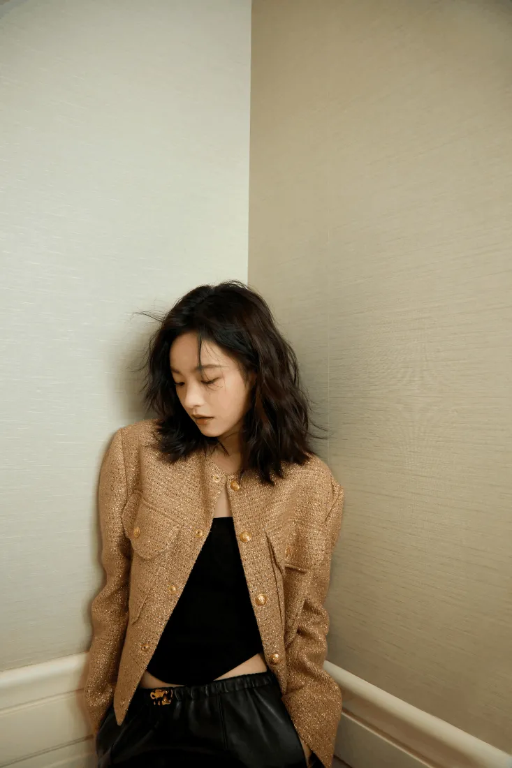 《女演员》手机壁纸-李庚希背景-壁纸分享「哲风壁纸」