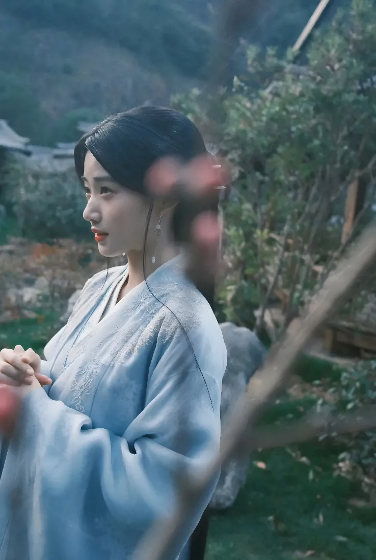 《上官浅》手机壁纸-云之羽壁纸卢昱晓「哲风壁纸」
