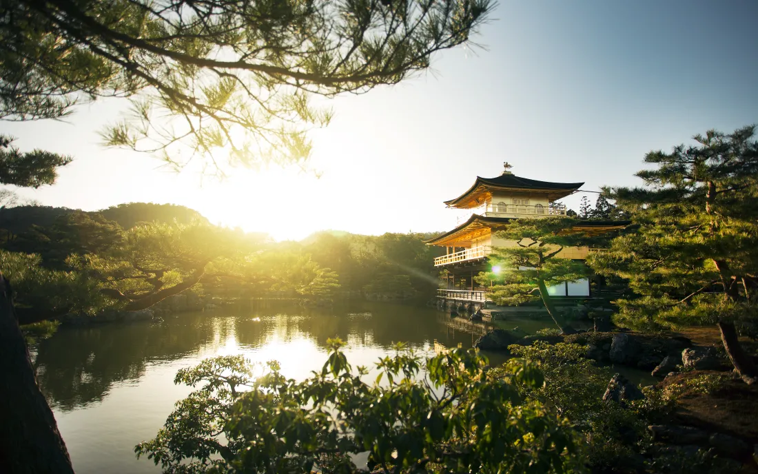 4k阳光夏天壁纸｜日式建筑湖景背景图片 - 唯美风光「哲风壁纸」