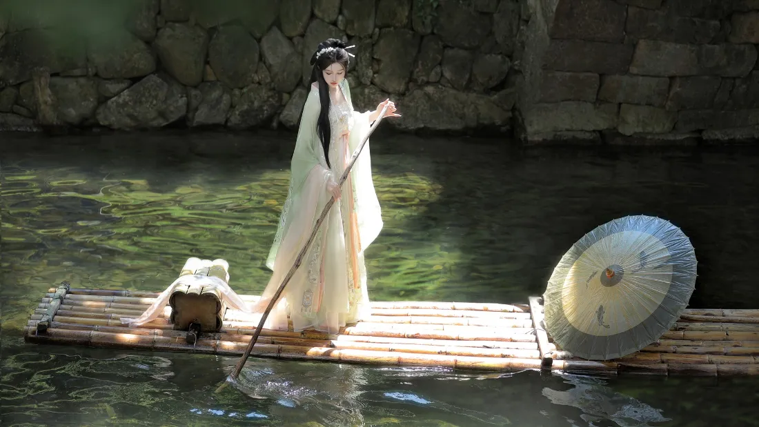 2k古风美女壁纸｜竹筏水乡背景图片 - 古典意境「哲风壁纸」