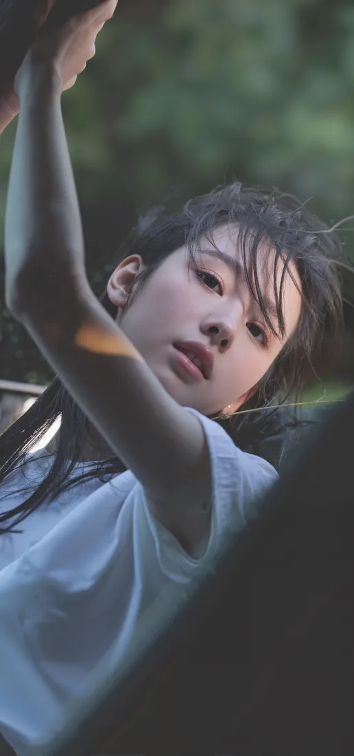 青春少女手机壁纸｜户外动感背景图片 - 4K「哲风壁纸」