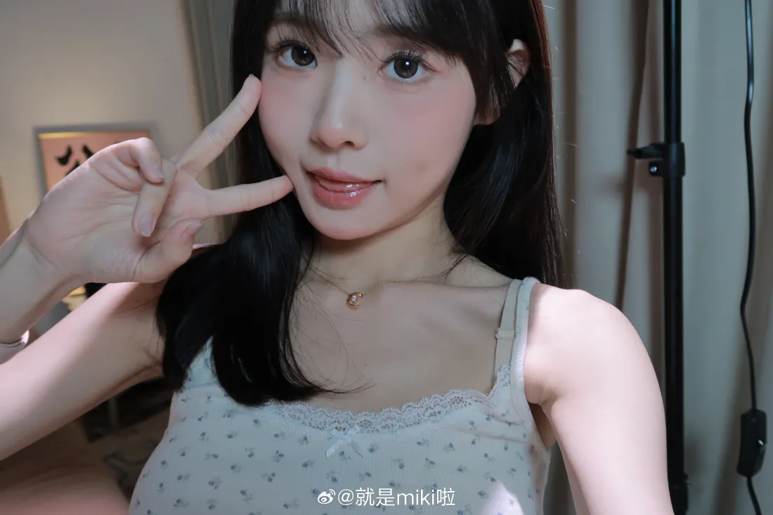 5k温瞳min敏壁纸｜少女背景图片 - 清新自拍「哲风壁纸」