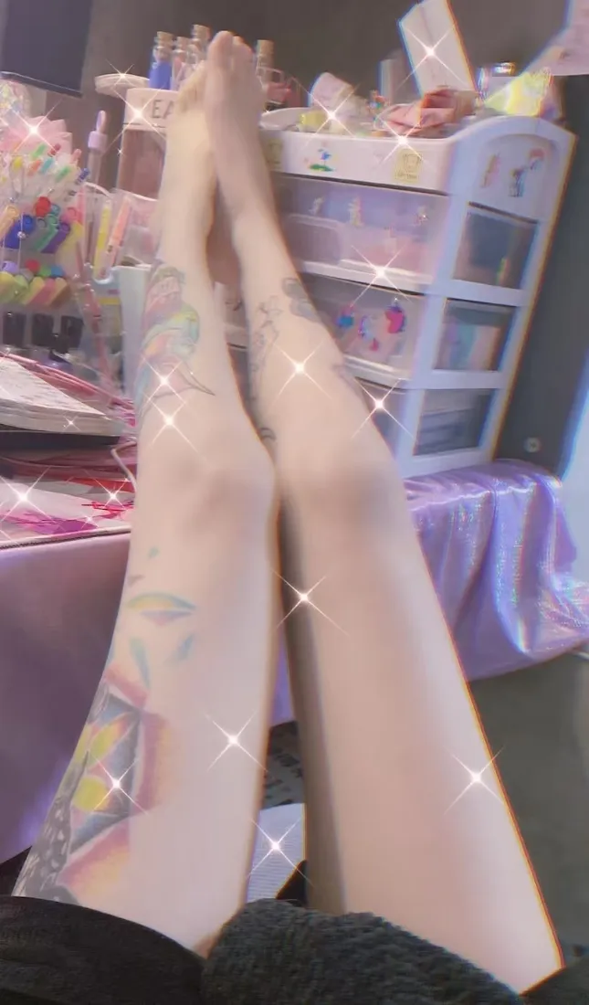 黑丝美腿手机壁纸｜手办背景图片 - 动漫周边「哲风壁纸」