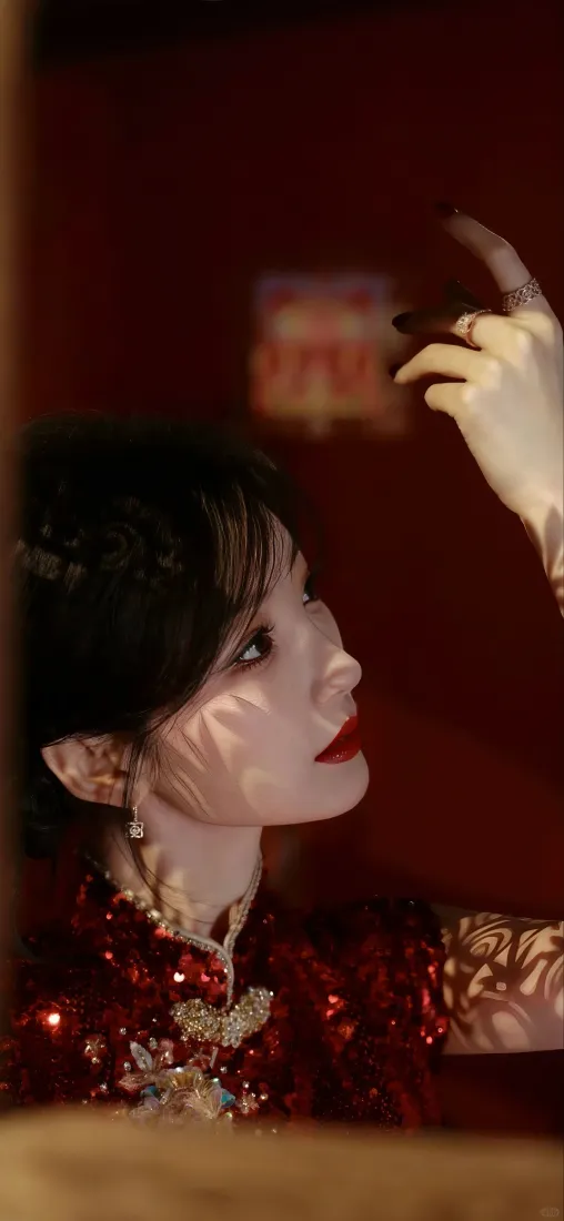 红衣美女手机壁纸｜中国风背景图片 - 盘发「哲风壁纸」