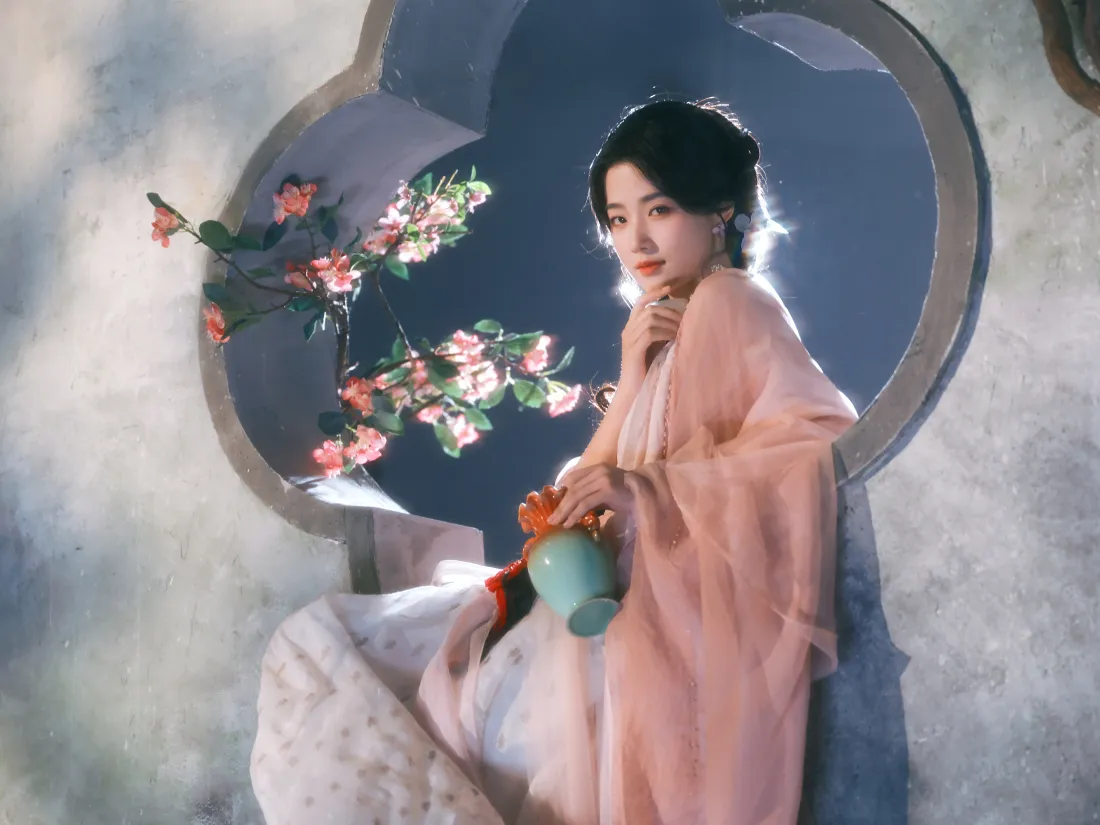 12k卢昱晓古风壁纸｜梅花窗背景 - 汉服写真「哲风壁纸」