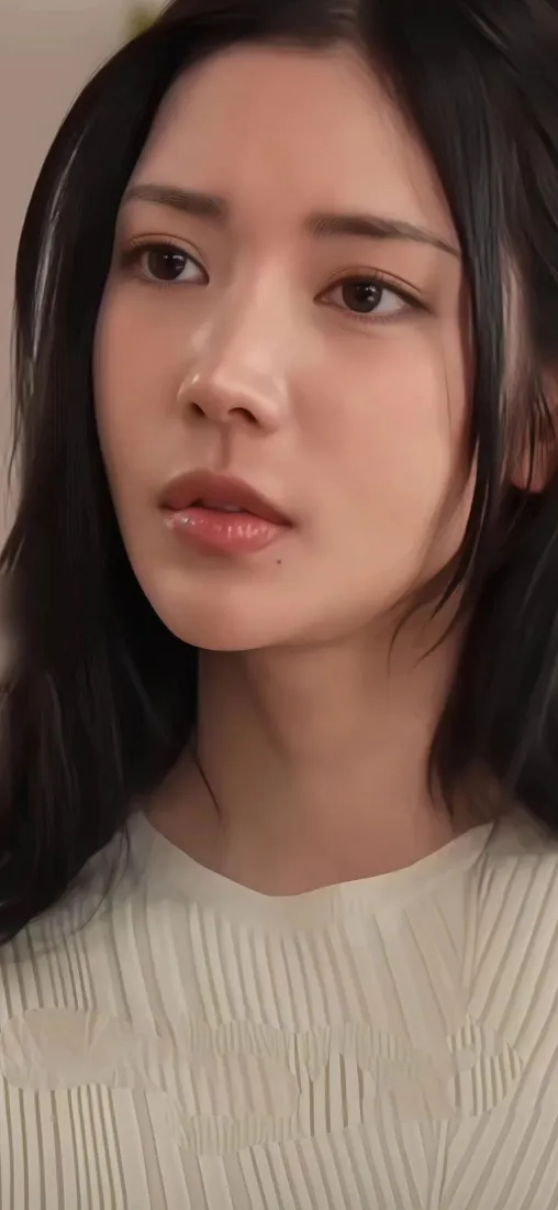 黑发美女手机壁纸｜米白针织衫 - 手机高清「哲风壁纸」