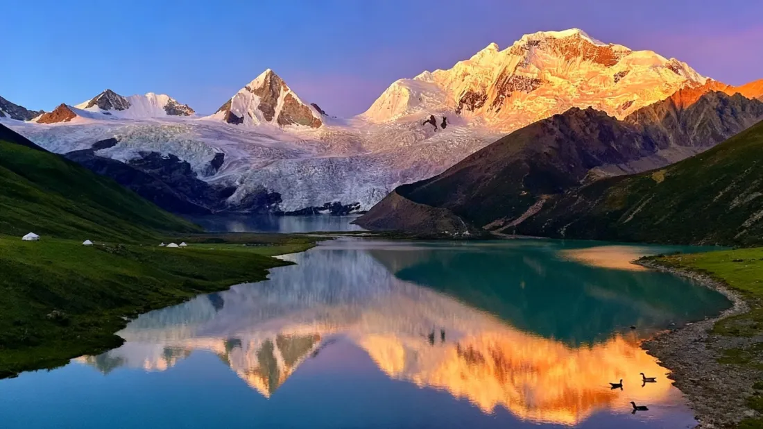 3k日照金山雪山倒影壁纸｜高原湖泊背景 - 自然风景「哲风壁纸」