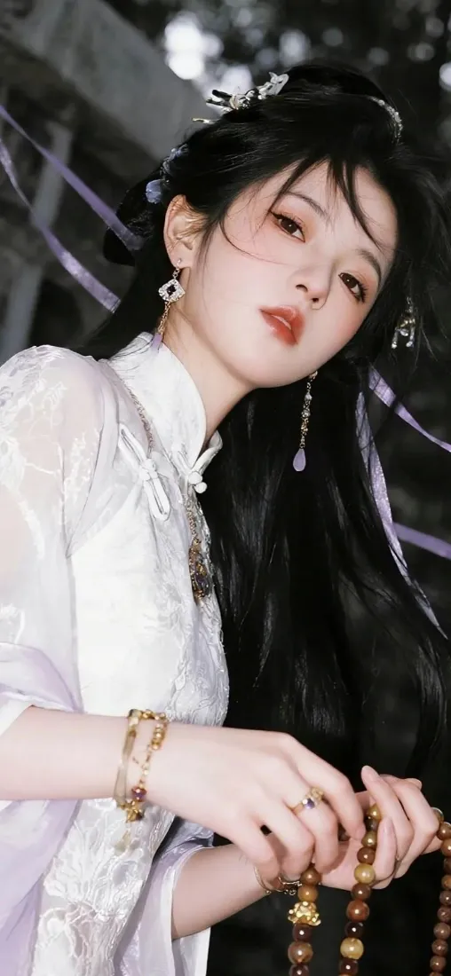 古风美女手机壁纸｜汉服珠串背景 - 中国风「哲风壁纸」