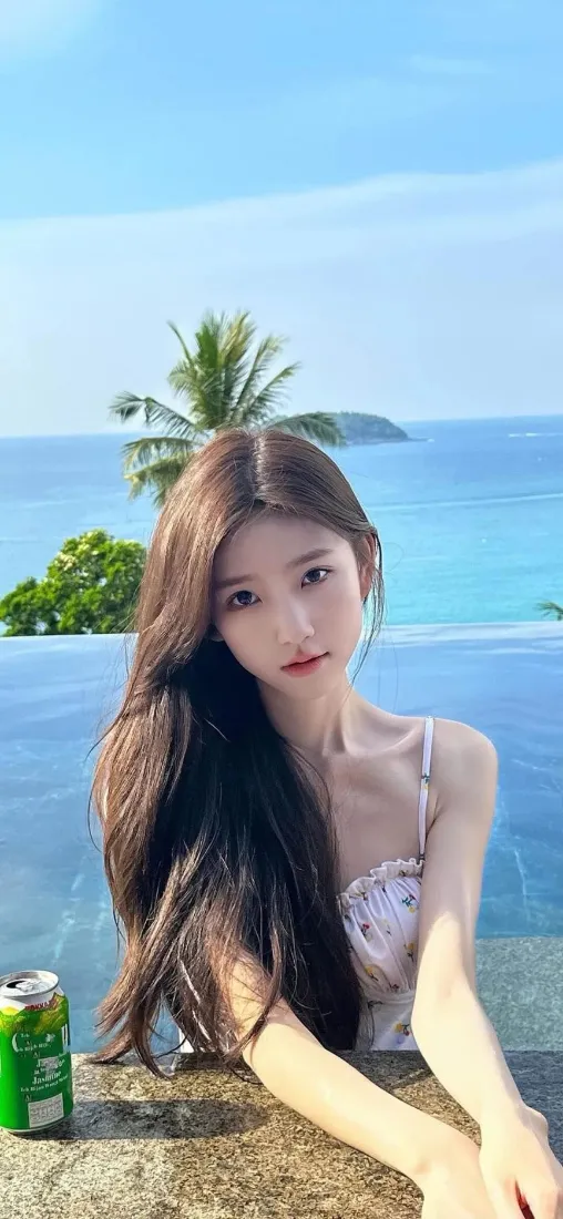 海边泳池美女手机壁纸｜海景 - 长发「哲风壁纸」