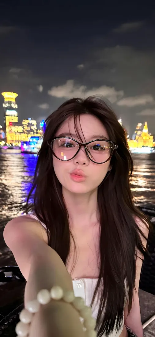 夜景美女手机壁纸｜江边自拍背景 - 城市灯光「哲风壁纸」