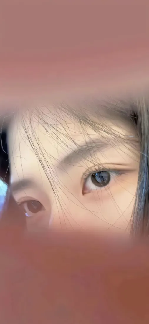 氛围美女手机壁纸｜眼睛特写背景图片 - 粉色氛围「哲风壁纸」