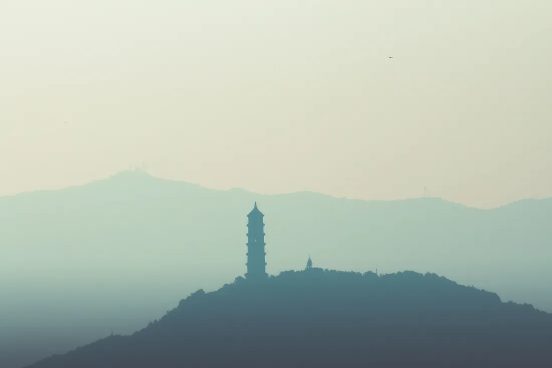 4k宝塔壁纸｜山峦背景图片 - 静谧风景「哲风壁纸」