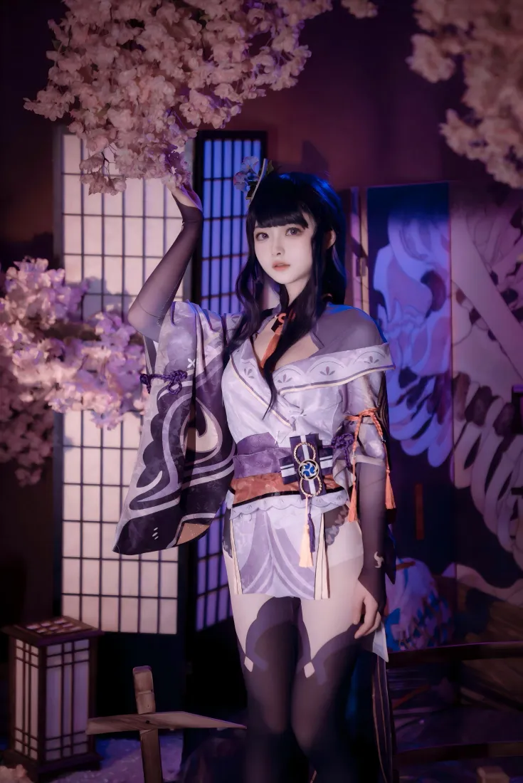 cos美女手机壁纸｜日式樱花背景 - 古风黑丝「哲风壁纸」