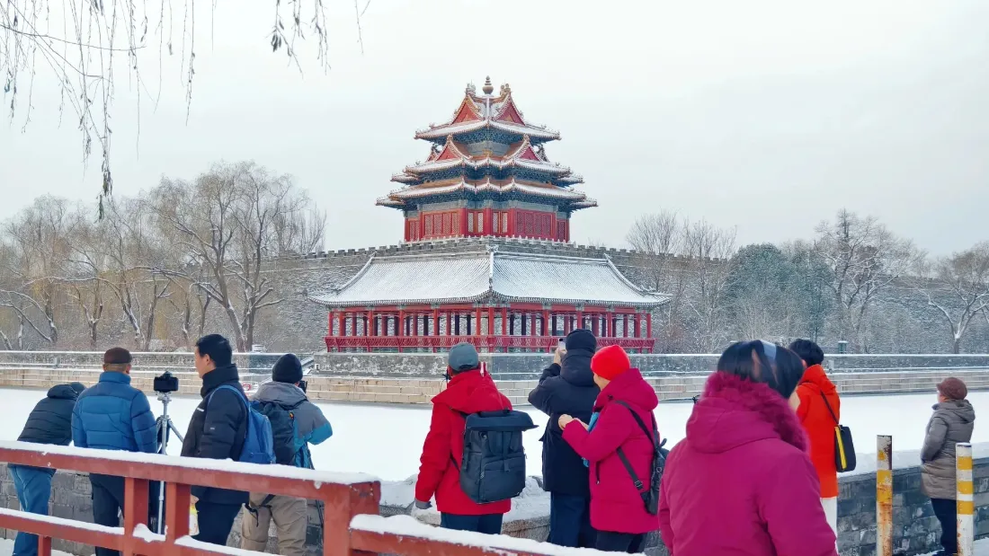 2k北京故宫角楼雪景壁纸｜冬日游览背景 - 红墙白雪「哲风壁纸」