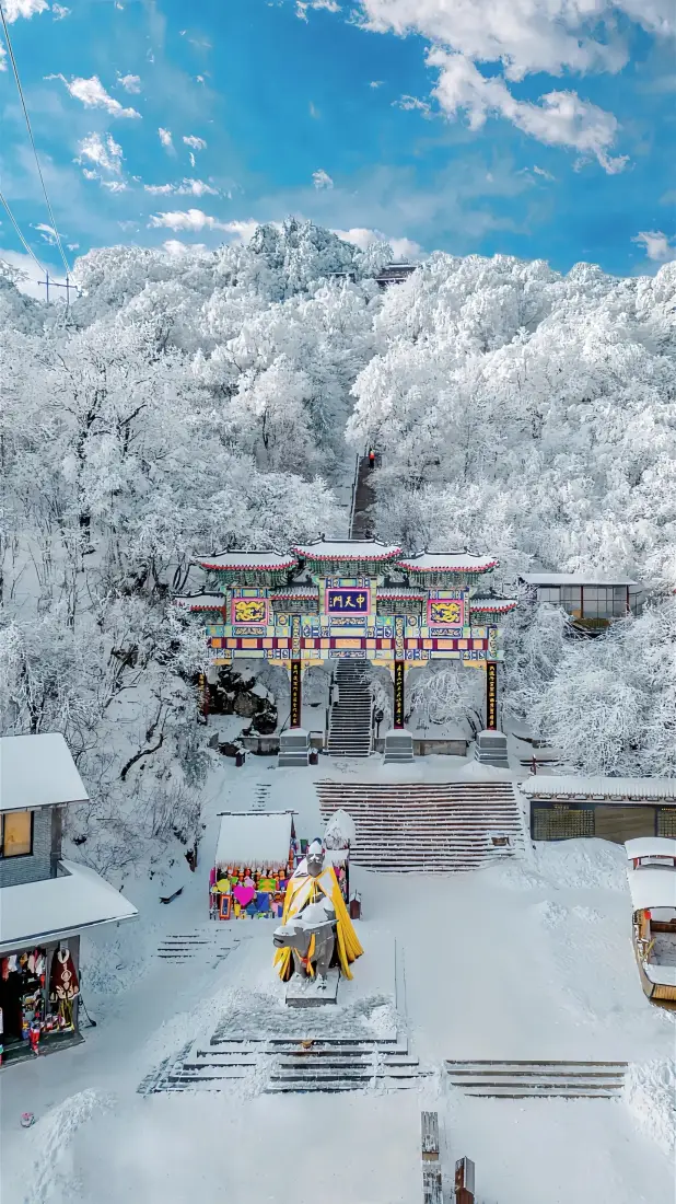 老君山雪景手机壁纸｜古建筑背景图片 - 冬季风光「哲风壁纸」