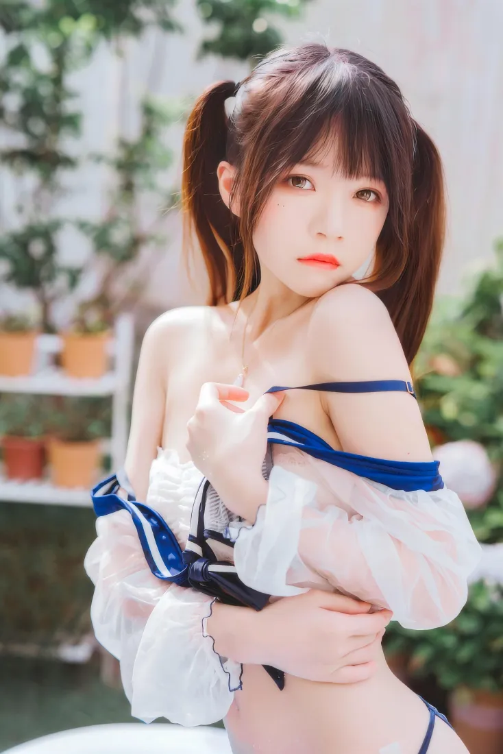 双马尾少女手机壁纸｜夏日绿植背景图片 - 比基尼盛夏「哲风壁纸」