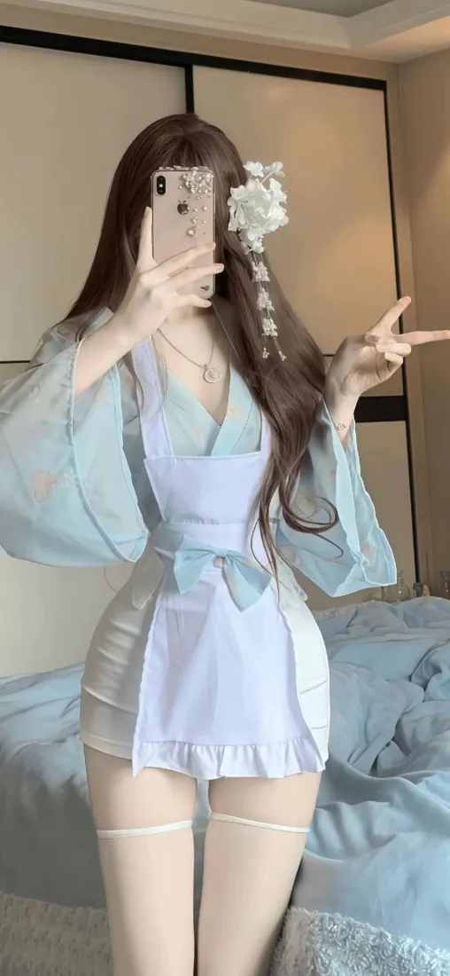 女仆装美女手机壁纸｜卧室背景 - Ios自拍丝袜花饰「哲风壁纸」