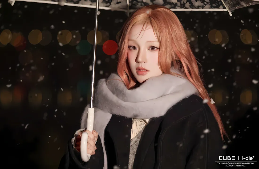 2k宋雨琦壁纸｜雪景背景图片 - 黑色外套灰色围巾「哲风壁纸」